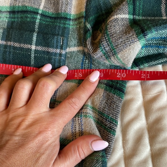 Great looking green Zara- Men’s relaxes flannel fit shirt. - Picture 10 of 13